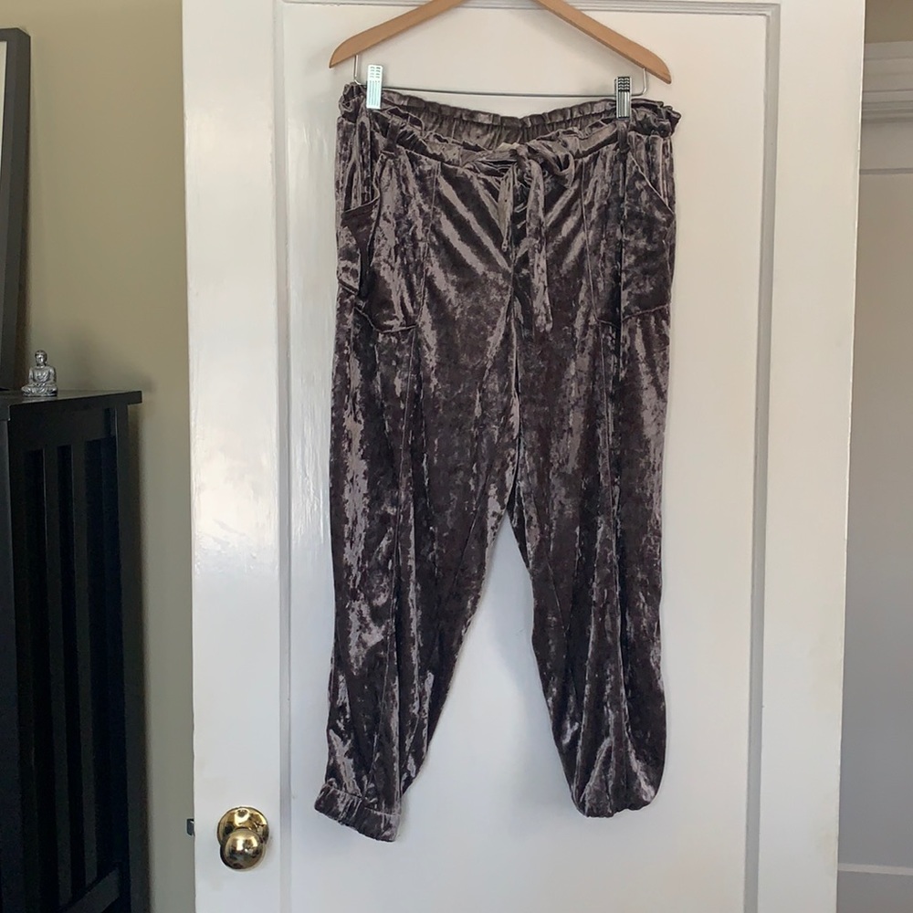 Crushed velvet joggers